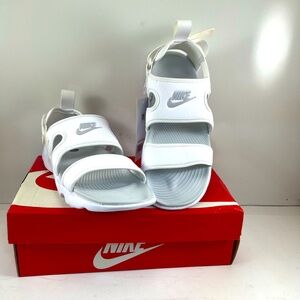 Nike Owaysis Sport Sandals, White/Pure Platinum, Size 7 (CK9283-100) NEW